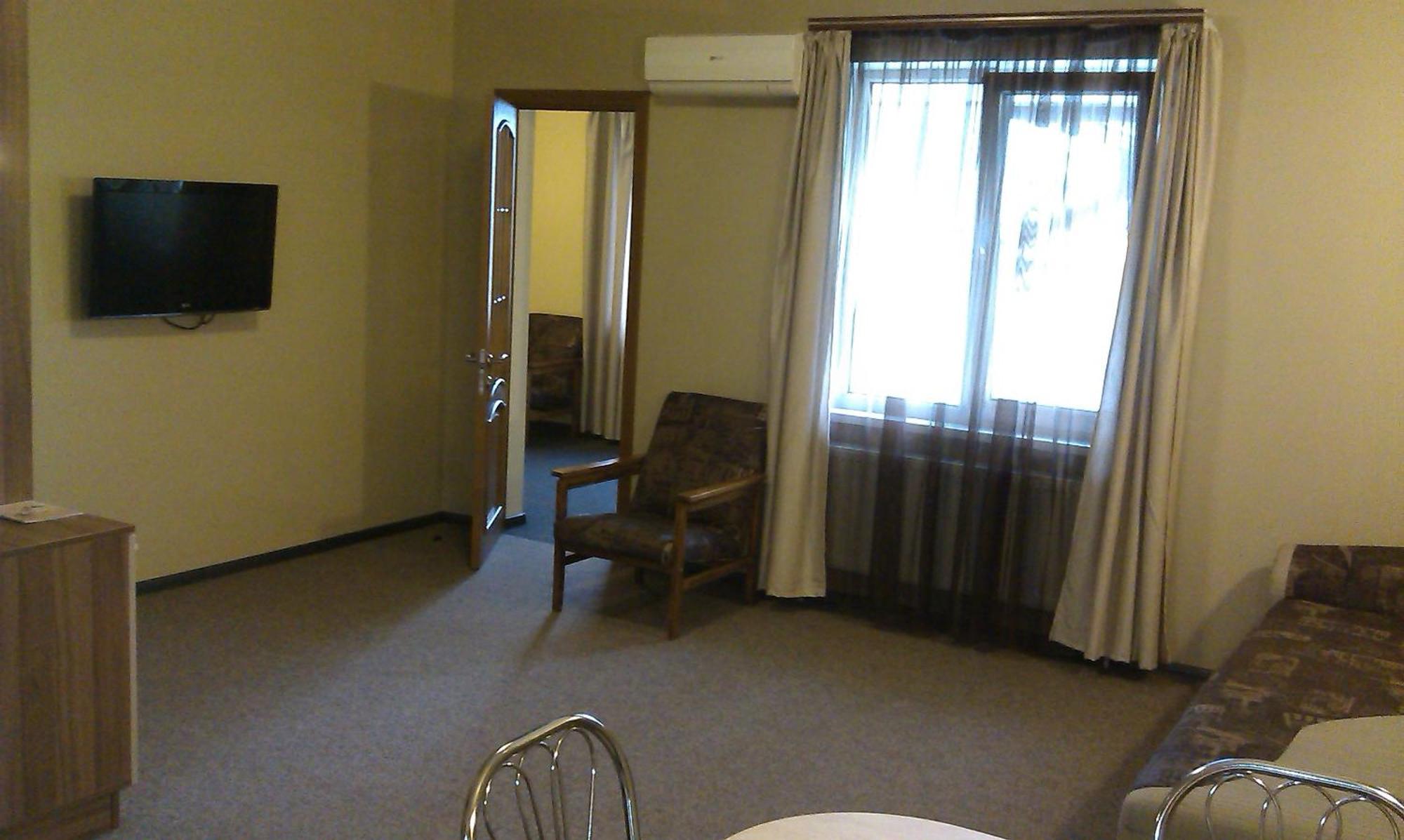 Yuzhniy Dvorik Lejlighedshotel Odessa Eksteriør billede