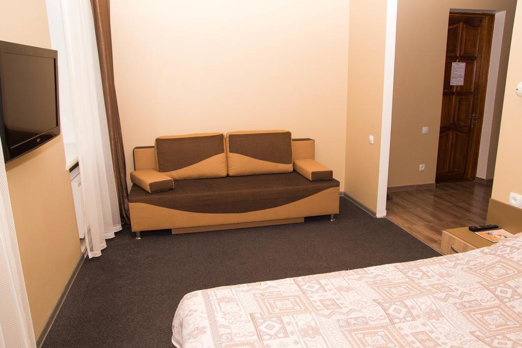 Yuzhniy Dvorik Lejlighedshotel Odessa Eksteriør billede