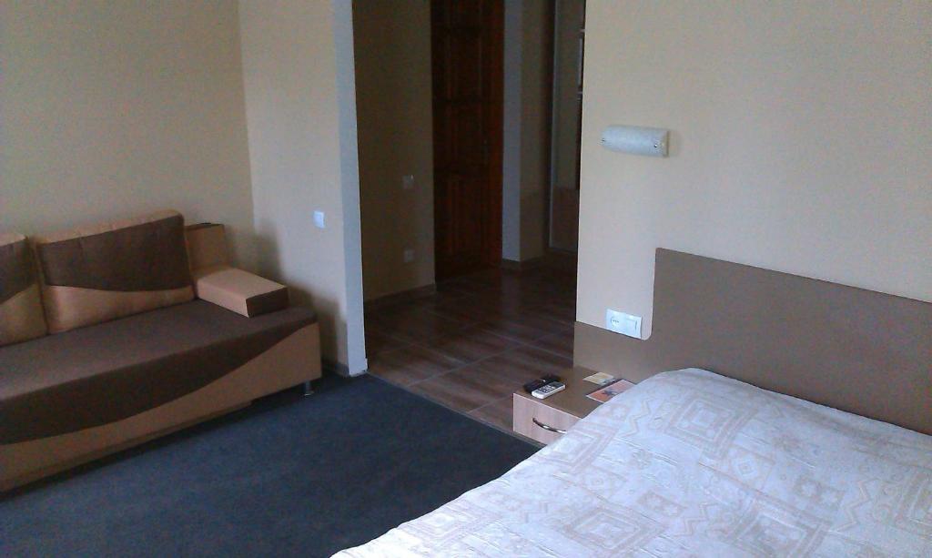 Yuzhniy Dvorik Lejlighedshotel Odessa Værelse billede